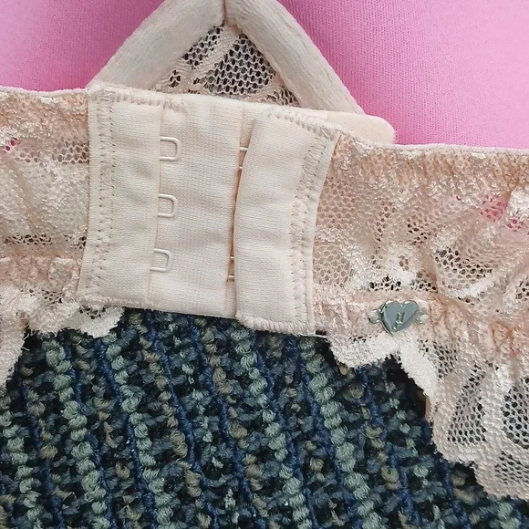 Pink Victoria’s Secret White Lace Halter Top Bra Bralette Small AA-C - Picture 5 of 7